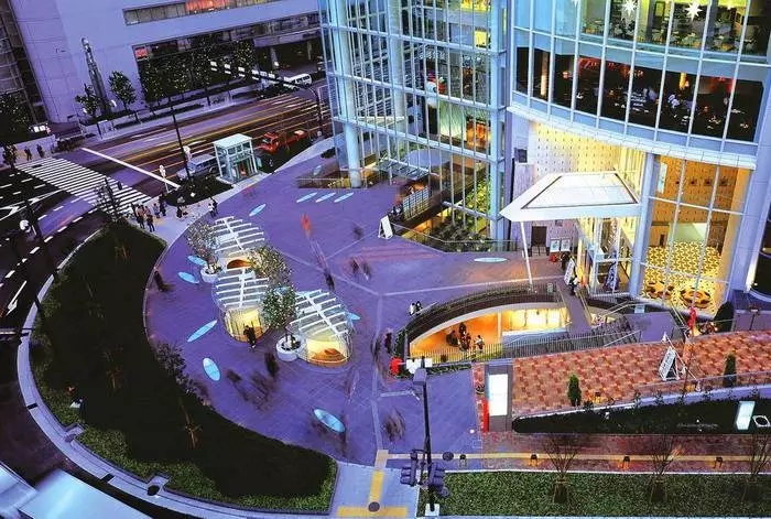 地铁站入口与商业广场入口的交互设计_零售图库_联商论坛
